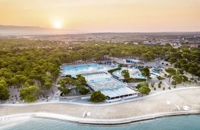 Zaton Holiday Resort 3 Star Apartments