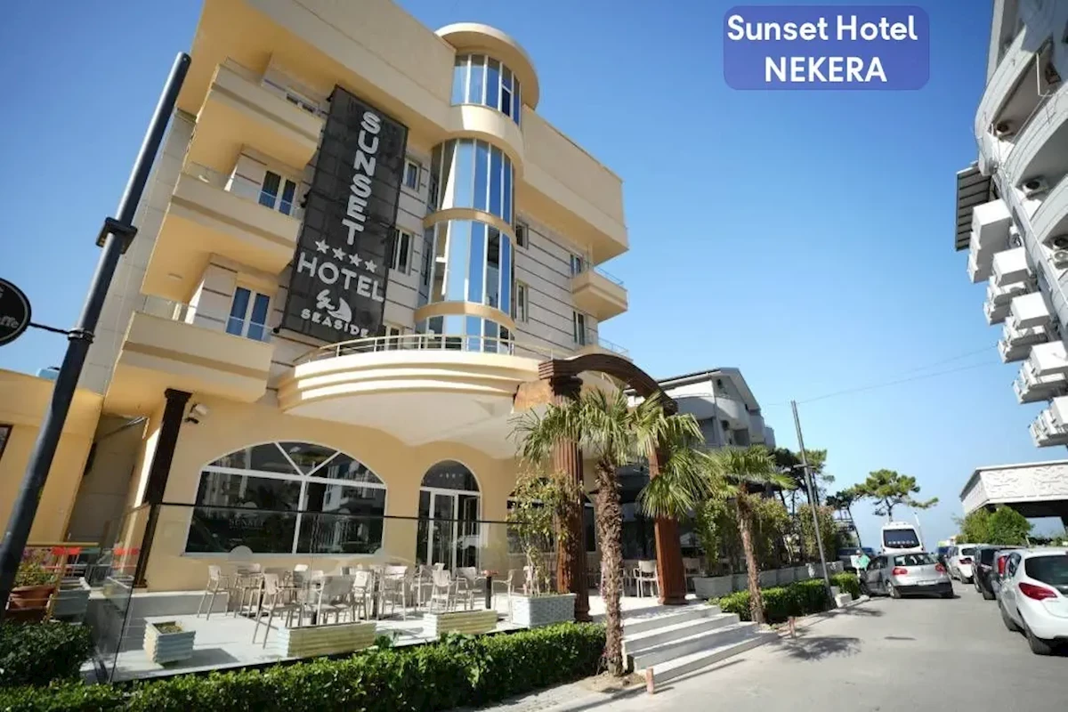 Hotel Sunset by Seaside - Golem