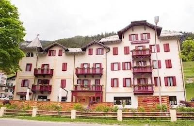 Gh Piaz (Pozza Di Fassa)