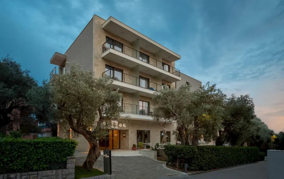 Hotel Eleven - Petrovac