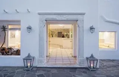 Manoulas Beach (Mykonos)