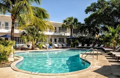 Tradewinds Apartment & Hotel