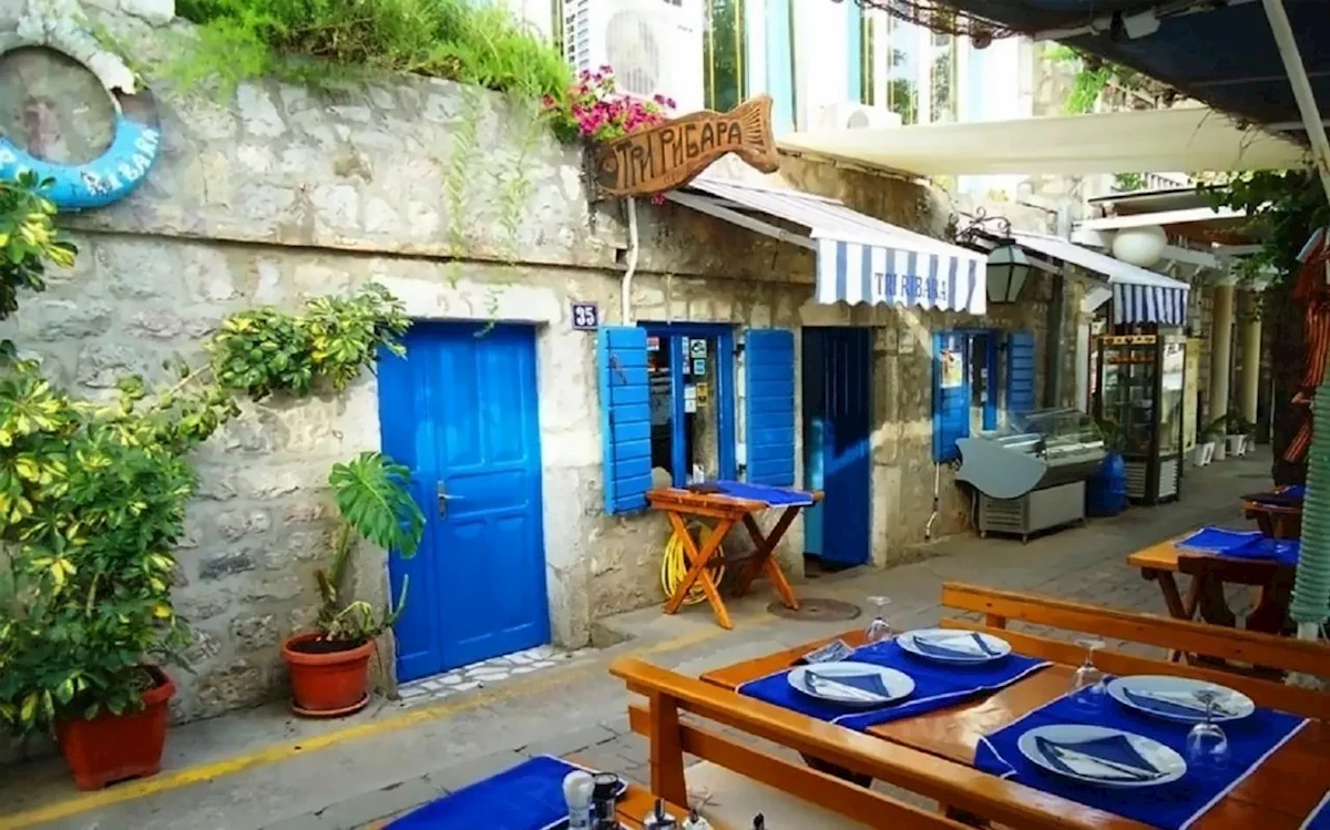 Hotel Apartments Lux Tri Ribara - Bečiči