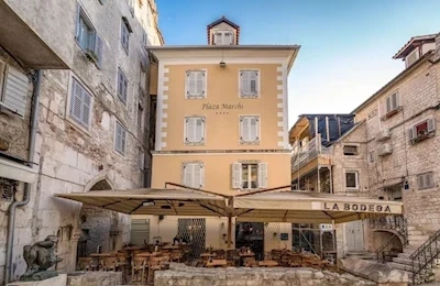 Plaza Marchi Old Town