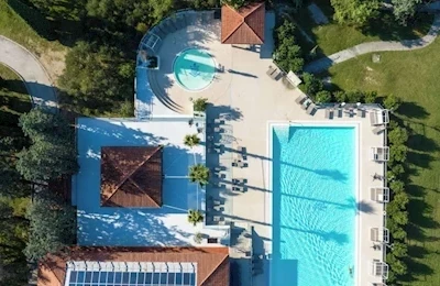 Socializing Hotel Mirna