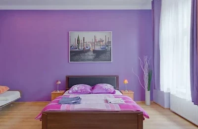 Queen Apartments
