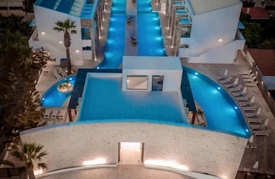 Cavo Suites