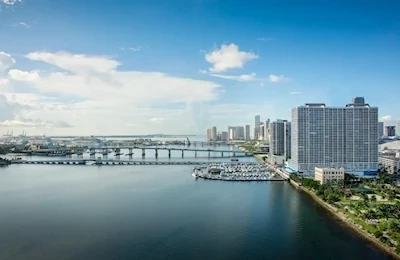 DoubleTree Grand Hotel Biscayne Bay