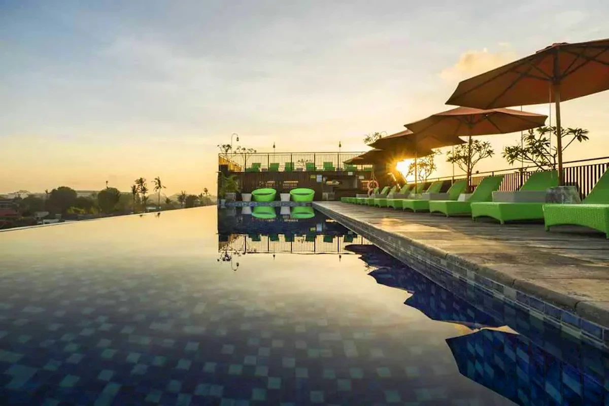 Hotel Zest Legian - Kuta Beach