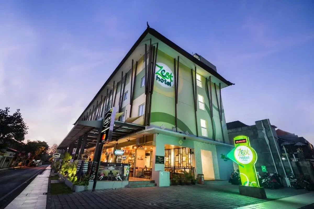 Hotel Zest Legian - Kuta Beach
