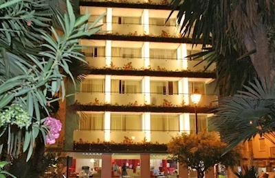 Oasis Plaza (Benidorm)