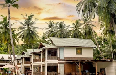 Sandyy Wavess Beach Resort