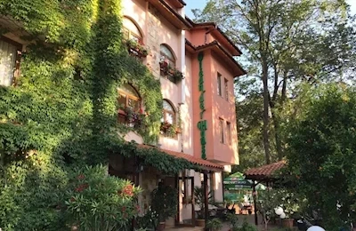 Oleander House And Tennis Club