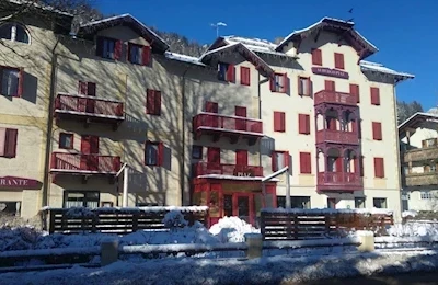Gh Piaz (Pozza Di Fassa)