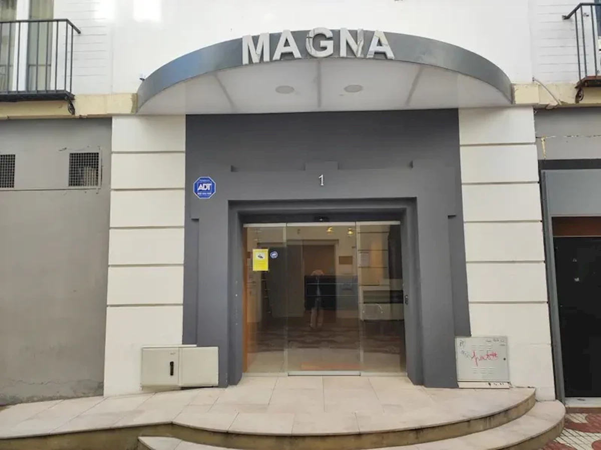 Hotel Magna Sevilla Apartamentos - Sevilla