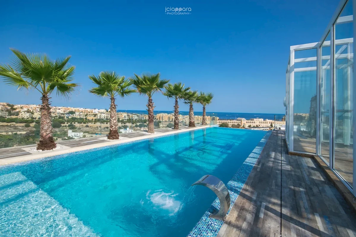 Hotel Hugos - St Julian's