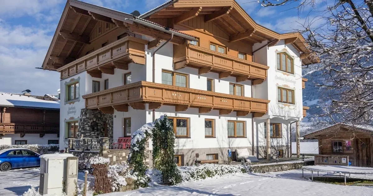Hotel Pension Schneeberger - Mayrhofen