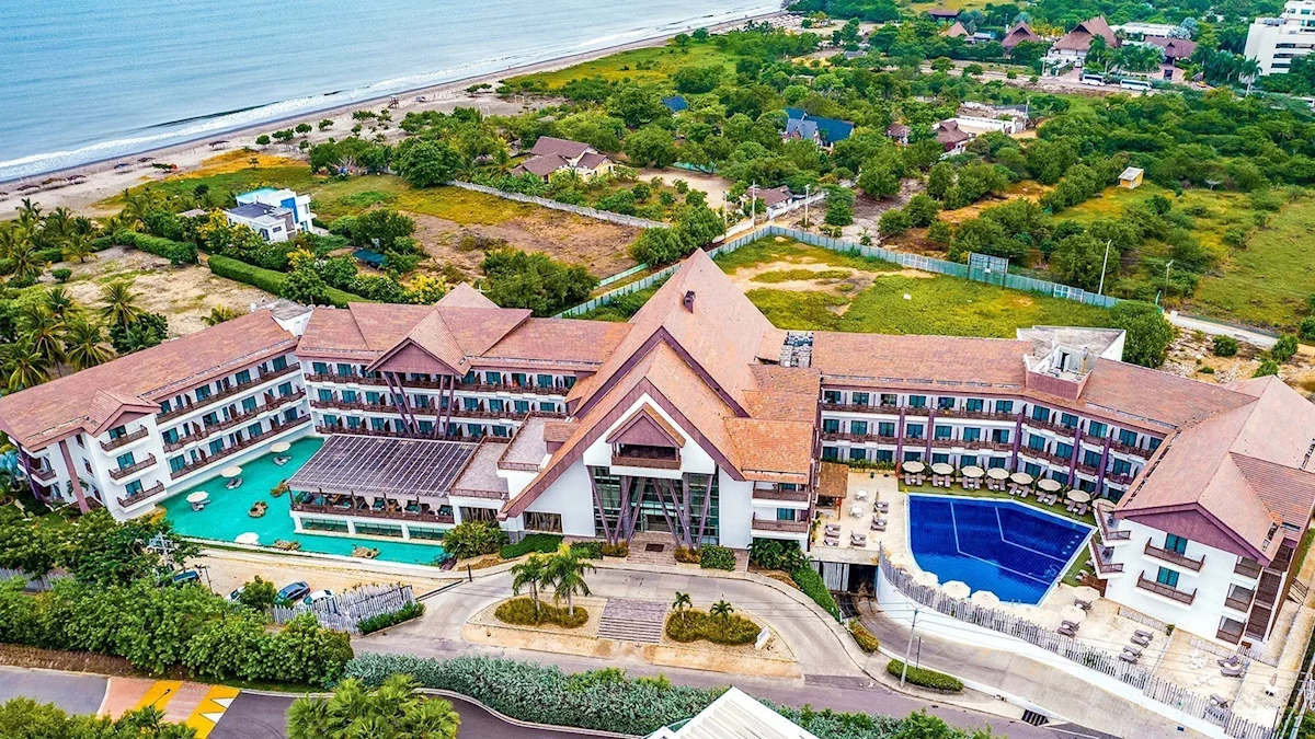 Hotel Grand Sirenis Karmairi