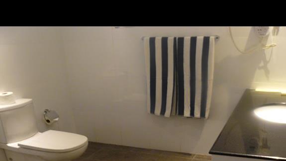 łazienka w pokoju standardowym