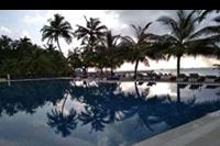 Hotel Meeru Island Resort - basen