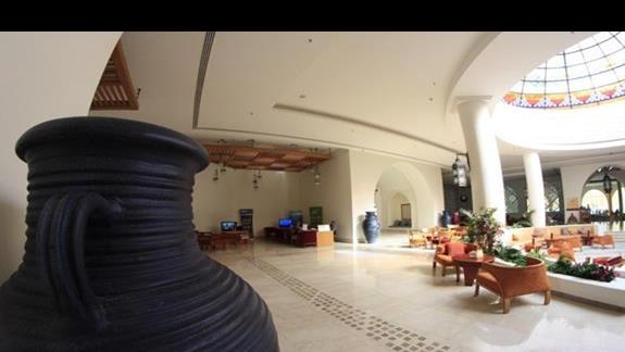 Lobby w hotelu Hilton Marsa Alam Nubian Resort