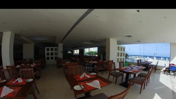 Restauracja w hotelu Concorde Moreen Beach Spa & Resort