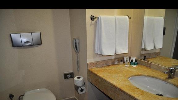 Łazienka w pokoju w hotelu Lyra Resort