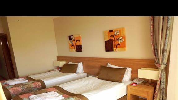 Pokój dwuosobowy w hotelu Ramada Resort Lara