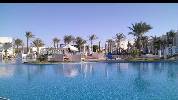 Basen w Hotelu Hilton Marsa Alam Nubian Resort 