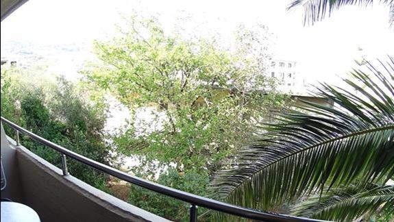 widok z balkonu pokoju standard h. Minos