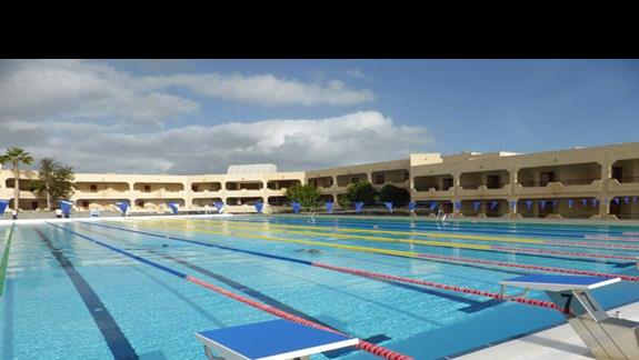 Basen olimpijski w hotelu Occidental Lanzarote