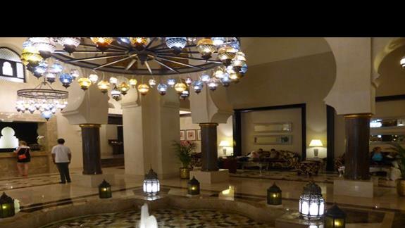 Lobby w hotelu Miramar Al Aqah Beach Resort